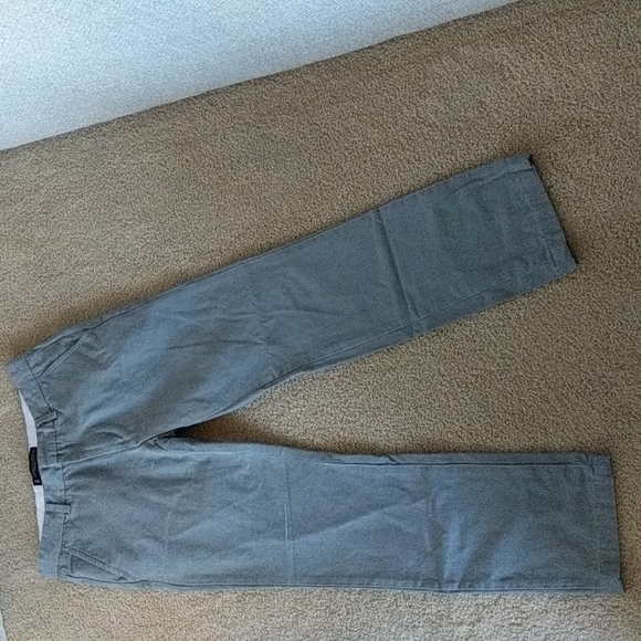 Combatant Gentlemen chinos, sage color, size 31 x 29.75 - Picture 2 of 10